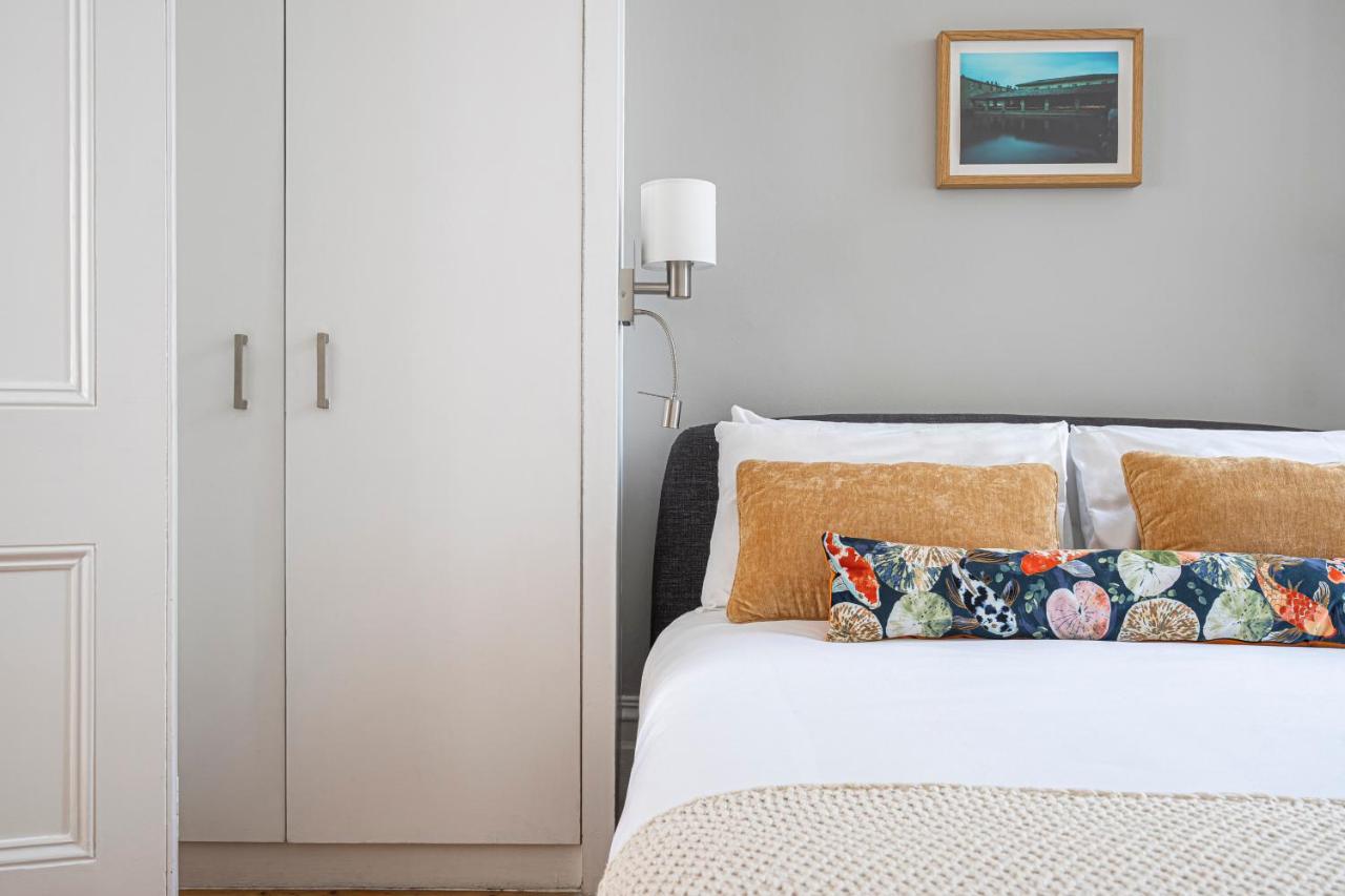 Chic Apartment Near Kensington Palace London Eksteriør billede