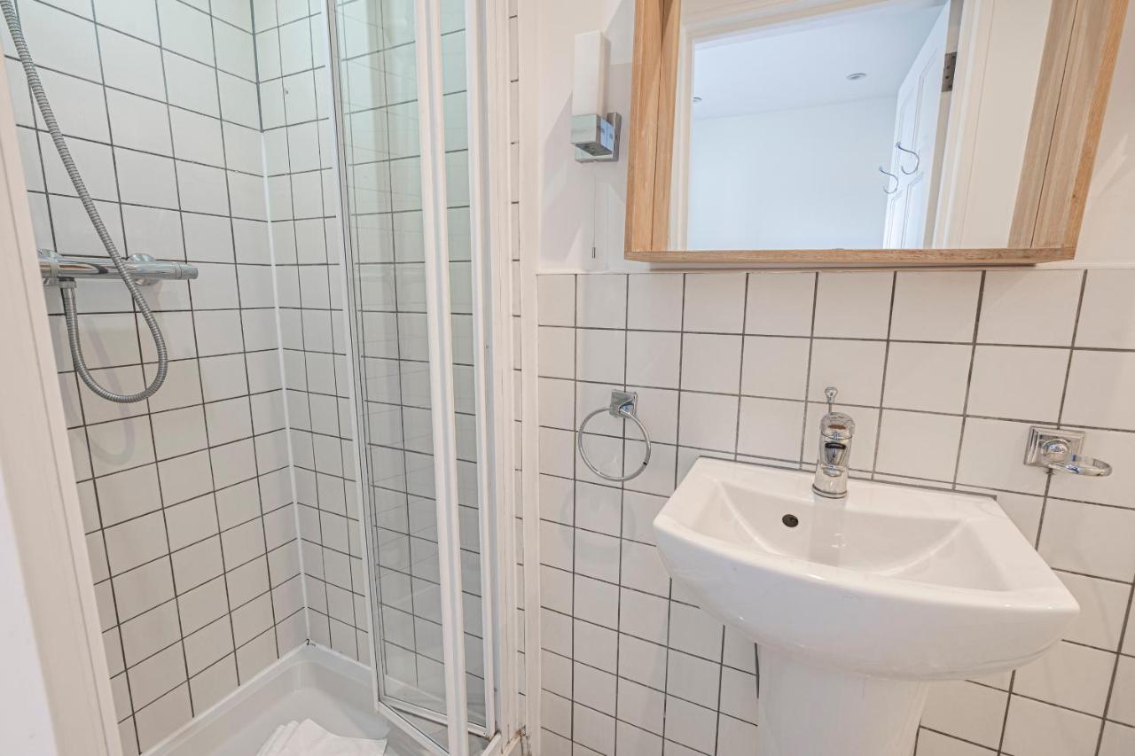 Chic Apartment Near Kensington Palace London Eksteriør billede